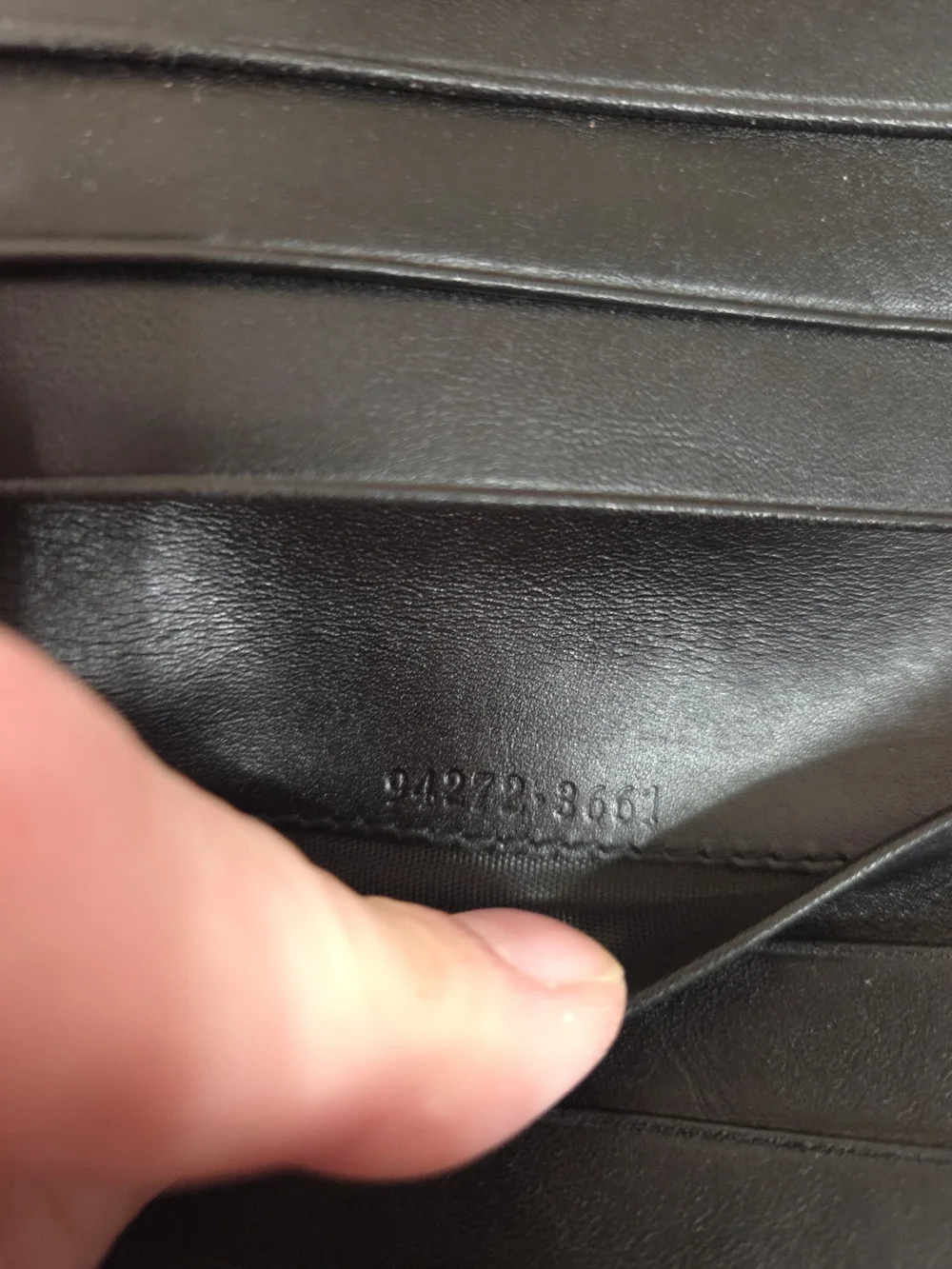 LIKE NEW Gucci Black Leather Wallet with Silver 'G' Hardware - Picture 9 of 9